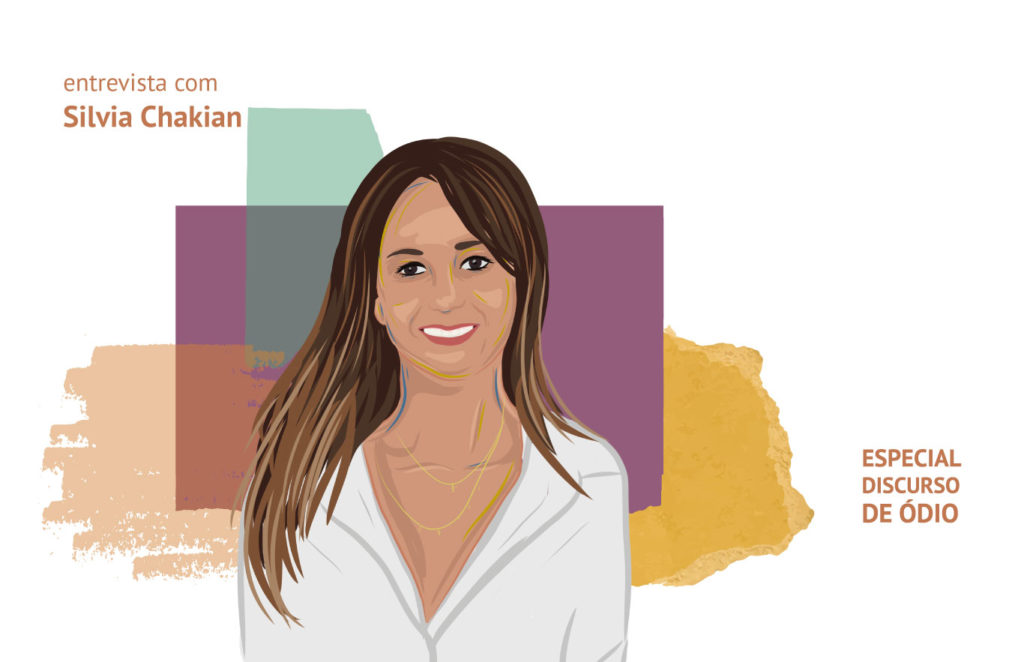 Ilustração da advogada Silvia Chakian, uma mulher branca, de cabelos longos e castanhos. Aparece na foto sorrindo, vestida com uma camisa branca. Ao fundo, à esquerda, está escrito "entrevista com Silvia Chakian; já à direita, "Especial Discurso de Ódio.